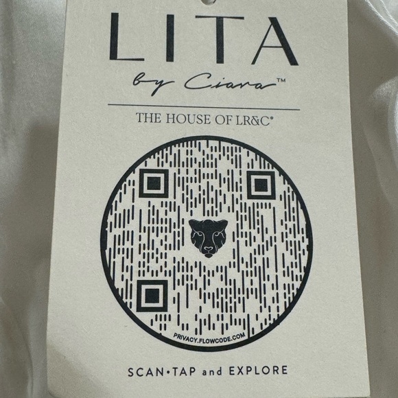 Lita by Ciara. Rare Cut Out Blouse/Shirt. Sz L. NWT - Picture 5 of 5